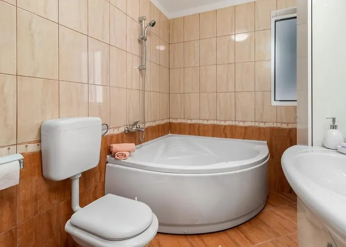 Apartament Family-friendly With Swimming Pool Kampor, Rab - 16865 *