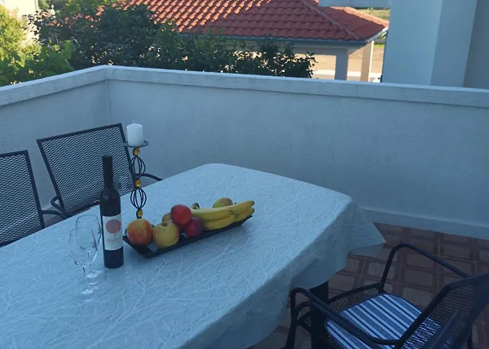 Apartament Family-friendly With Swimming Pool Kampor, Rab - 16865 *